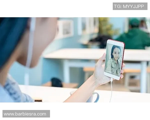 日本阿vs网站手机的全面对比分析与使用体验分享